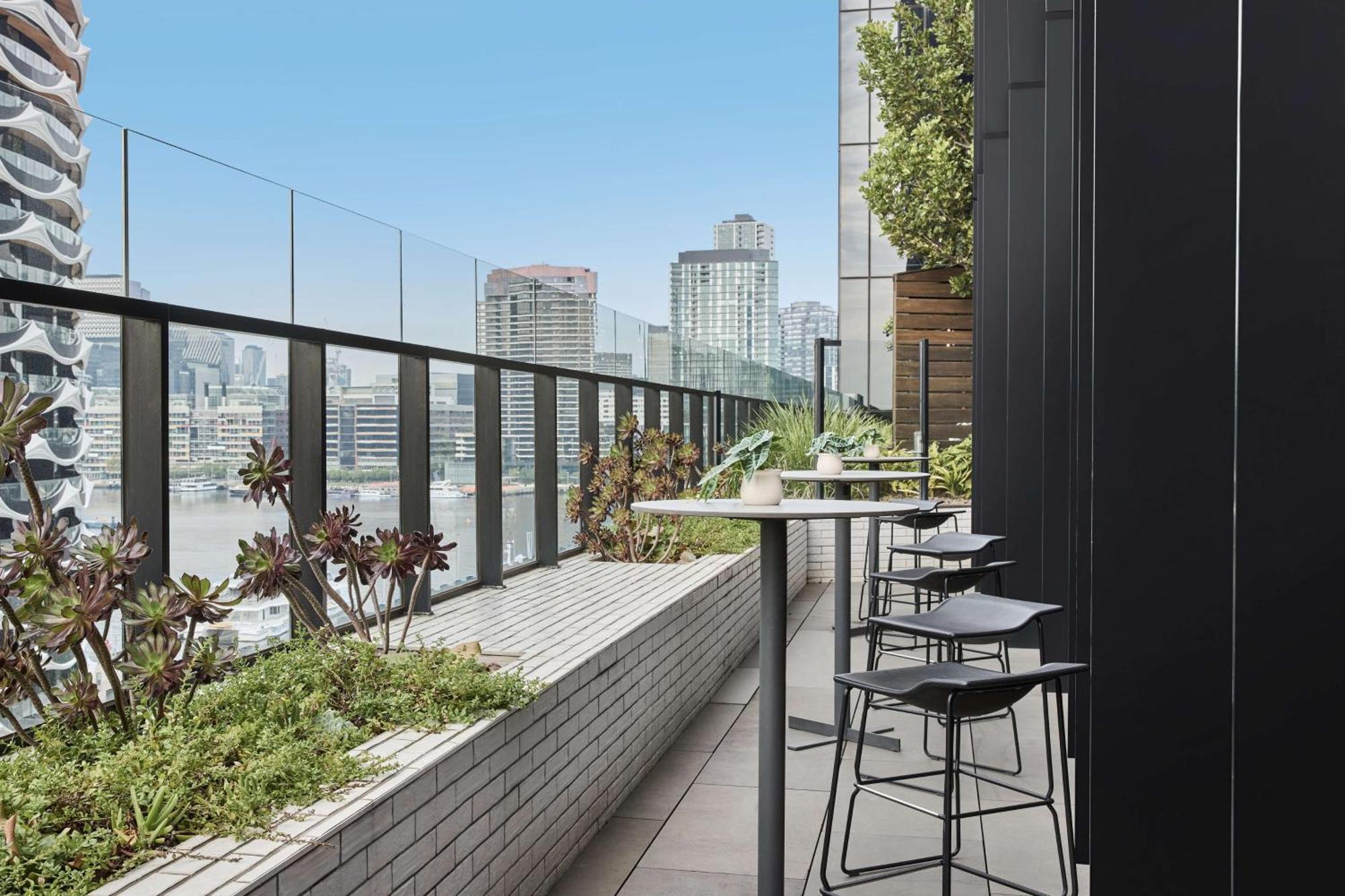 Vibe Hotel Melbourne Docklands Esterno foto