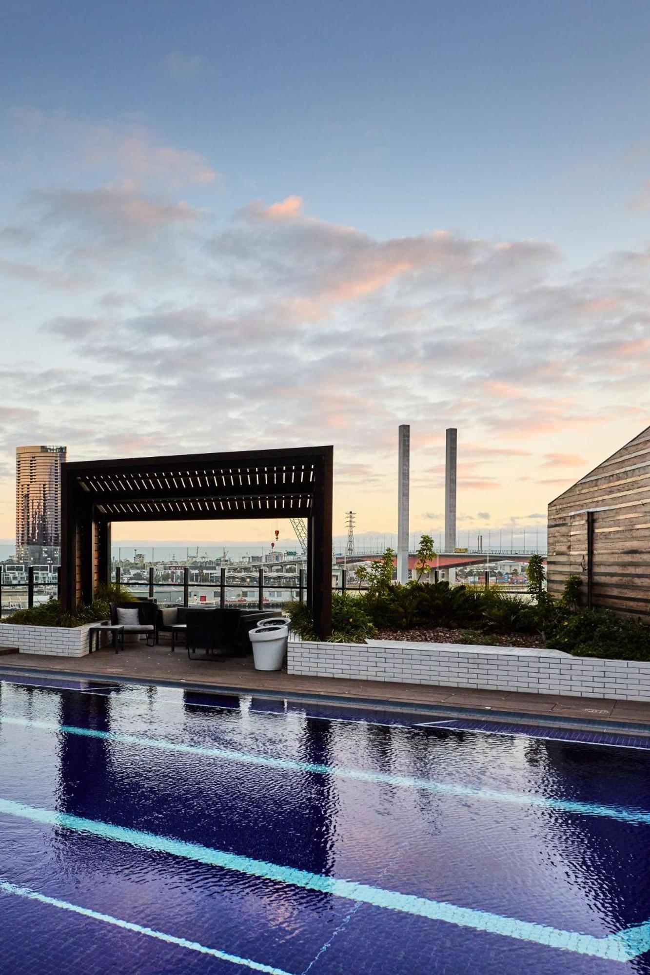Vibe Hotel Melbourne Docklands Esterno foto